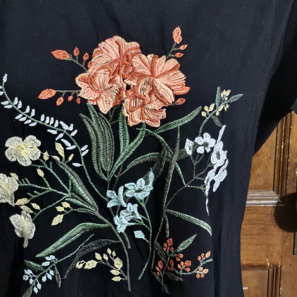 Style & Co Floral Embroidered Tee Black Size L - Picture 6 of 11